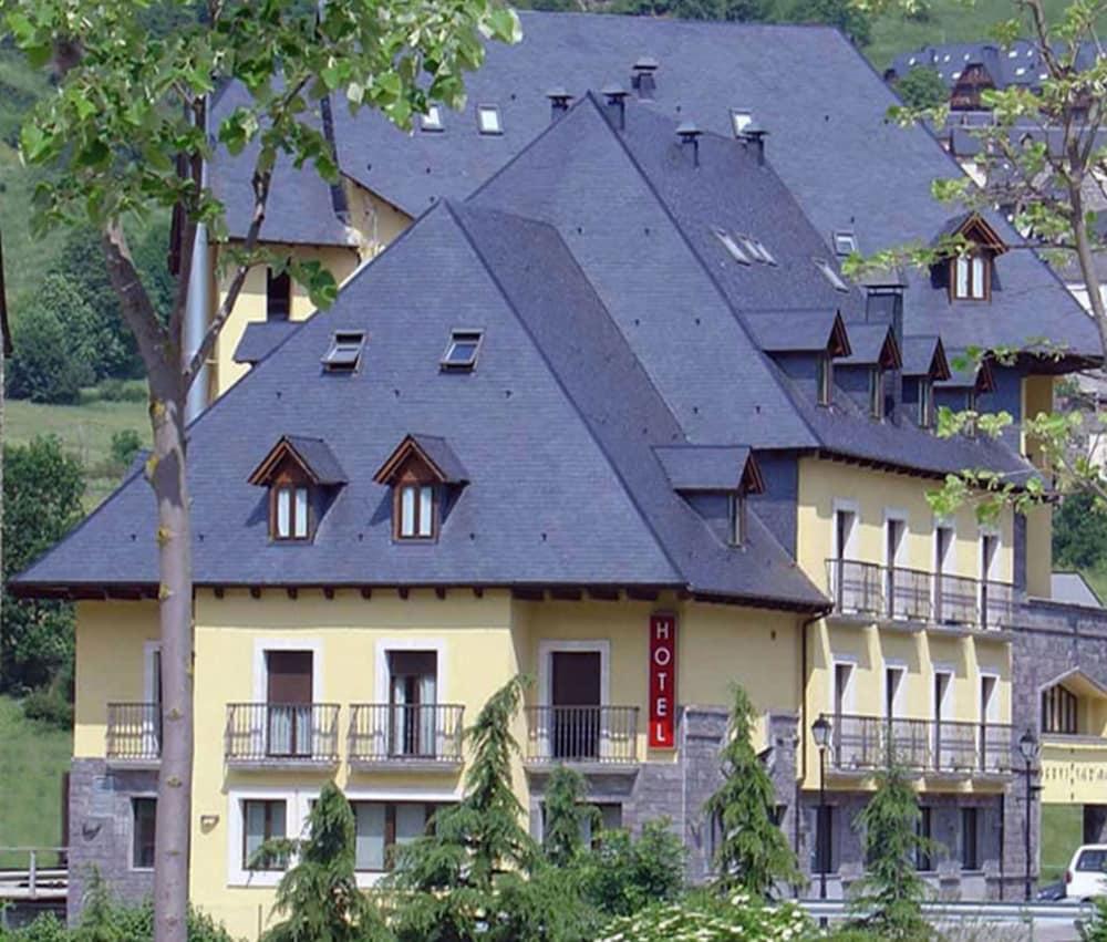 Hotel Spa Acevi Val D'Aran Vielha Eksteriør billede