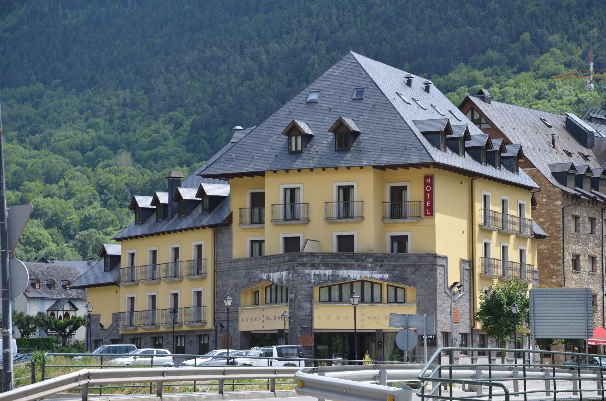 Hotel Spa Acevi Val D'Aran Vielha Eksteriør billede